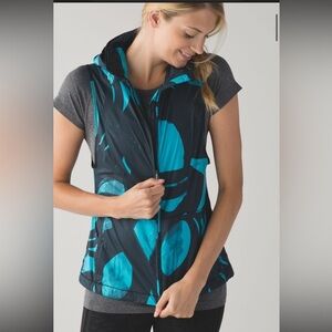 Lululemon Pack-It Vest
Back Spin Stroke Peacock Blue Black Size 10 W4H46S